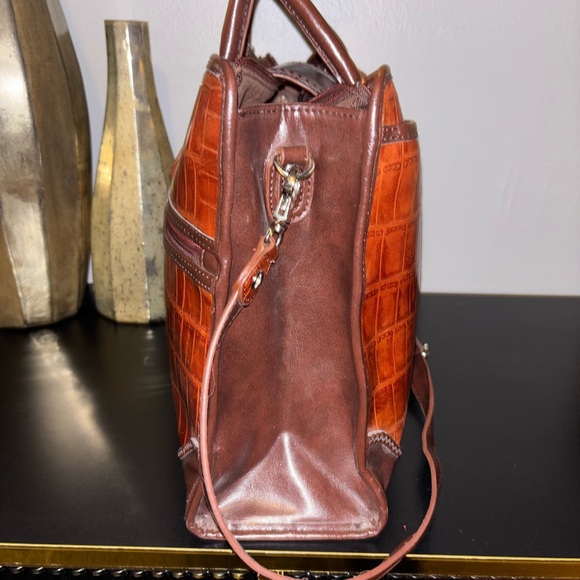 Elegant Brown Leather Women Briefcase - Picture 16 of 16